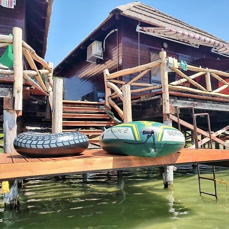 Overwater Cottage - Slovak Tahiti, Senec Esterno foto
