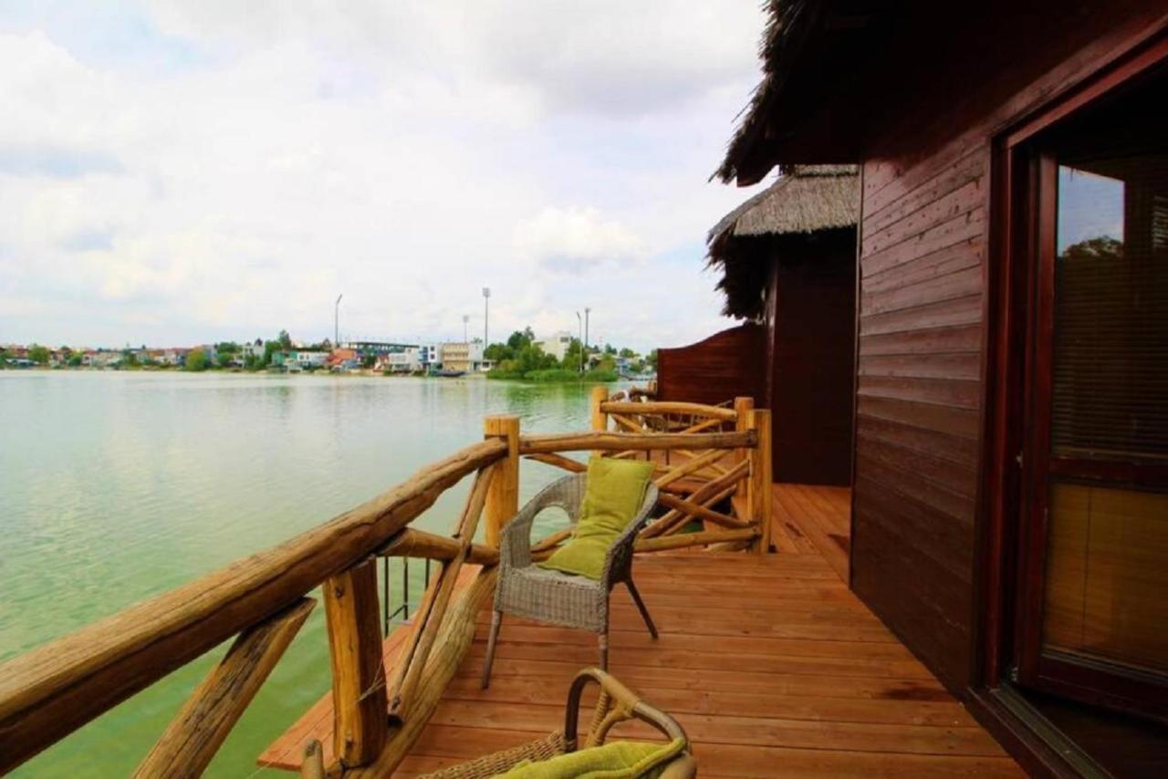 Overwater Cottage - Slovak Tahiti, Senec Esterno foto