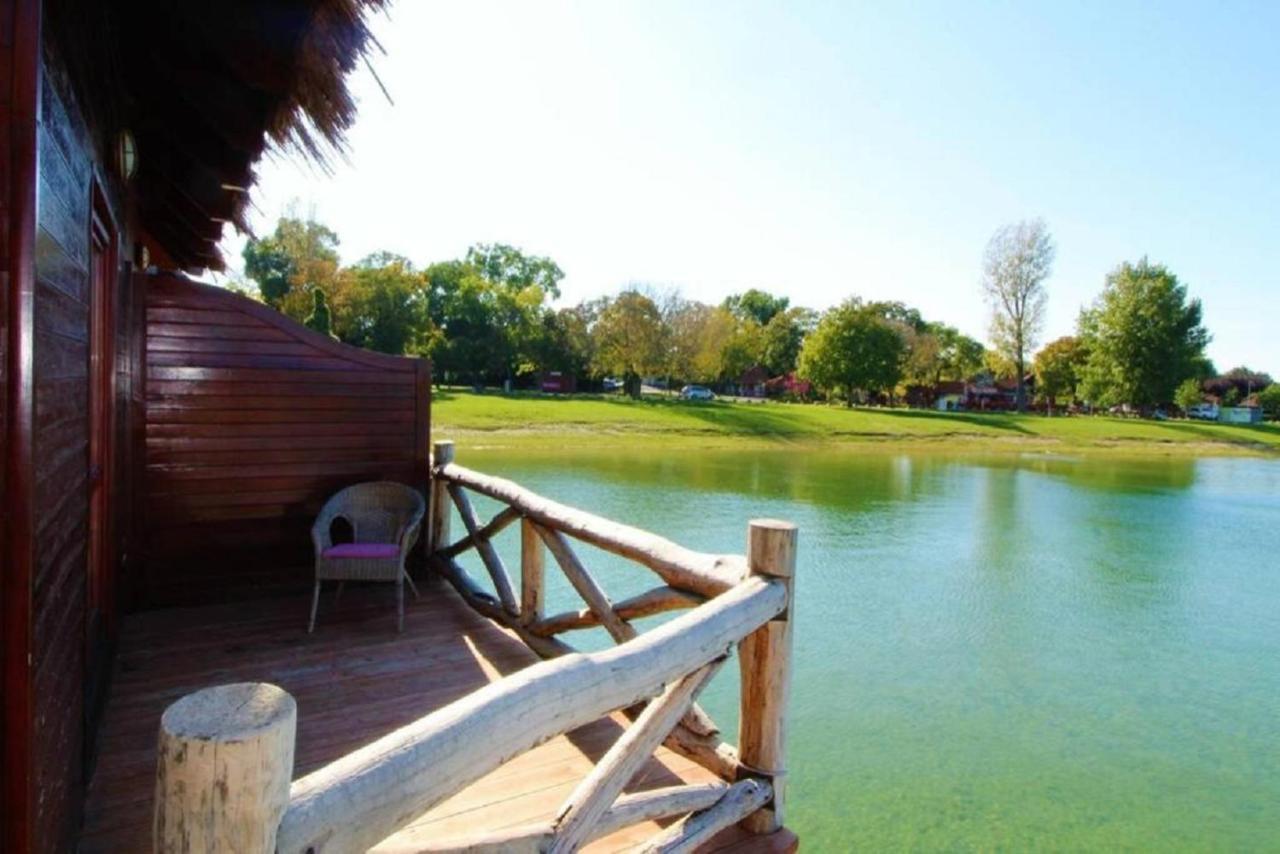 Overwater Cottage - Slovak Tahiti, Senec Esterno foto